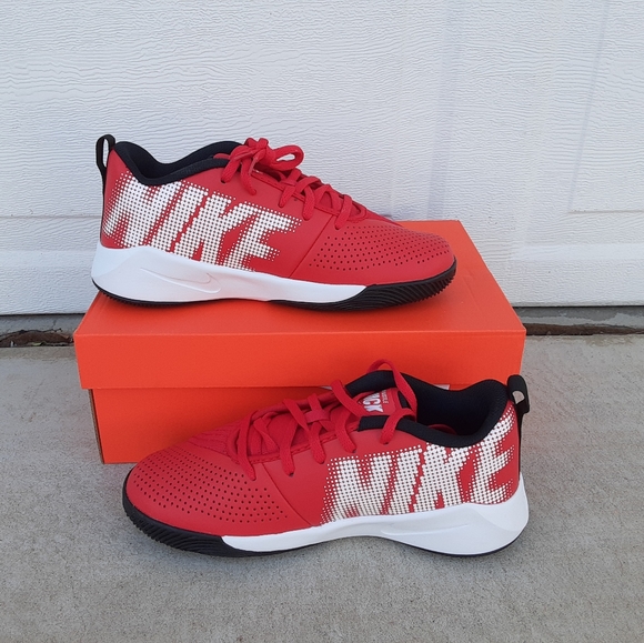 Nike - Picture 3 of 6